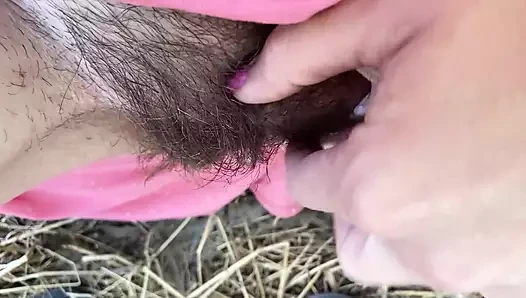 Kıllı amcığım ve büyük klitoris