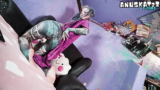 Dövmeli modelin anal canlı yayın oyuncakları götünü canlı parçalıyor