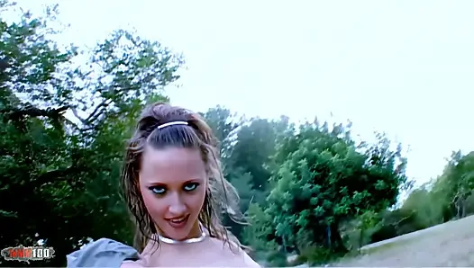 Moana Mendez: Sexy Hot Teen in the Forest Spreading Her Pussy