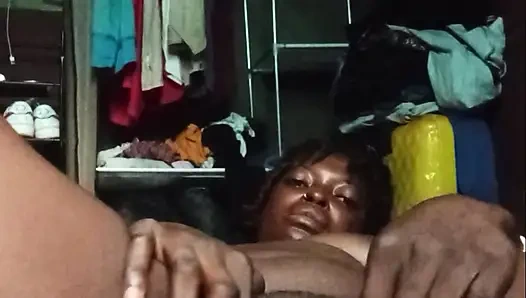 Parmaklama onu mutlu ediyor