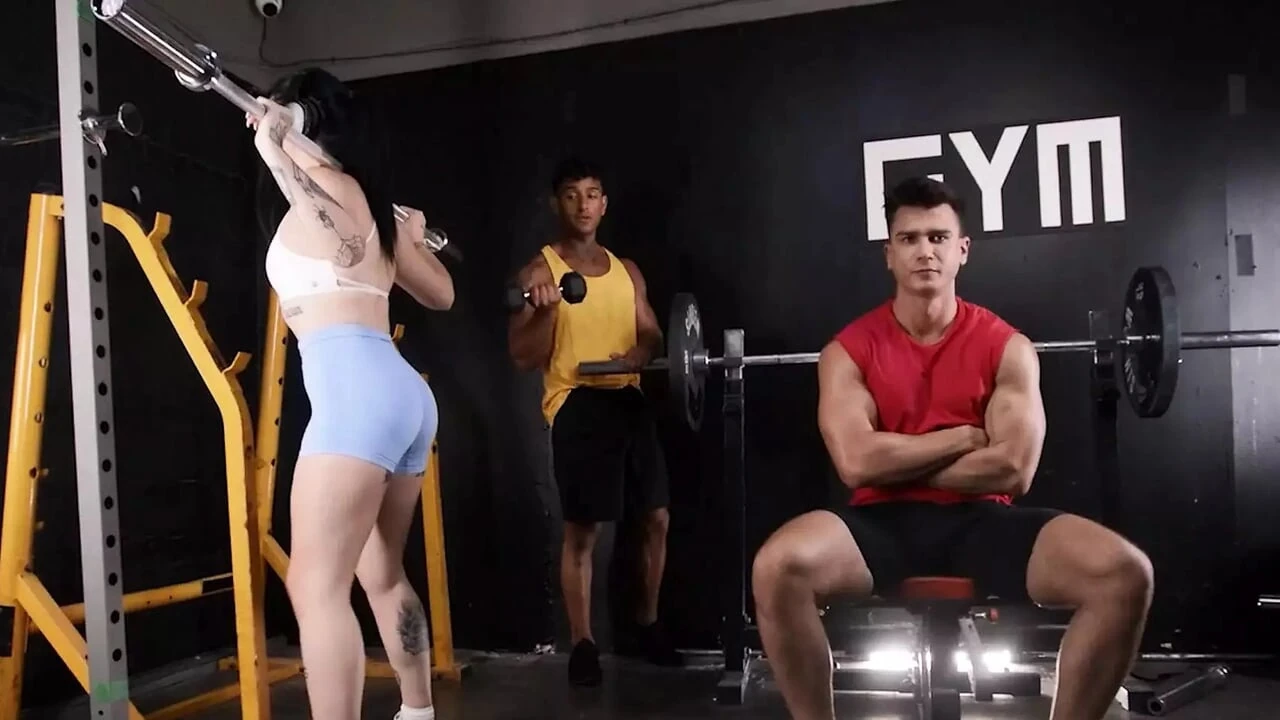 Men - chàng trai thẳng kenzo alvarez không thể tin rằng anh ấy bị bật lên bởi cơ thể hoàn toàn trần truồng của giọng nói sâu của mister