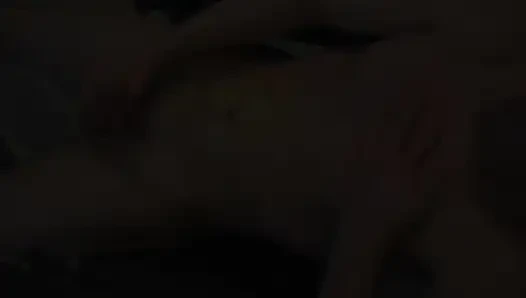 Clay mastürbasyon yapıyor