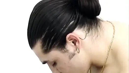 Almanya'dan minyon bayan sıkı göt deliğini siktiriyor