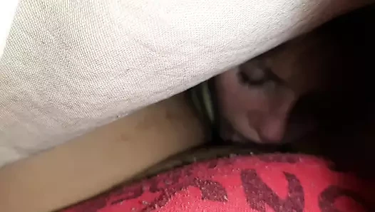 Kız arkadaşım cadılar bayramı gecesinde beni çadırda cunnilingus ile uyandırdı - lesbian-candys