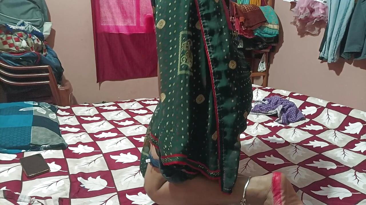 Desi pinki bhabhi nelagbhag ek mahine bad gand marwai
