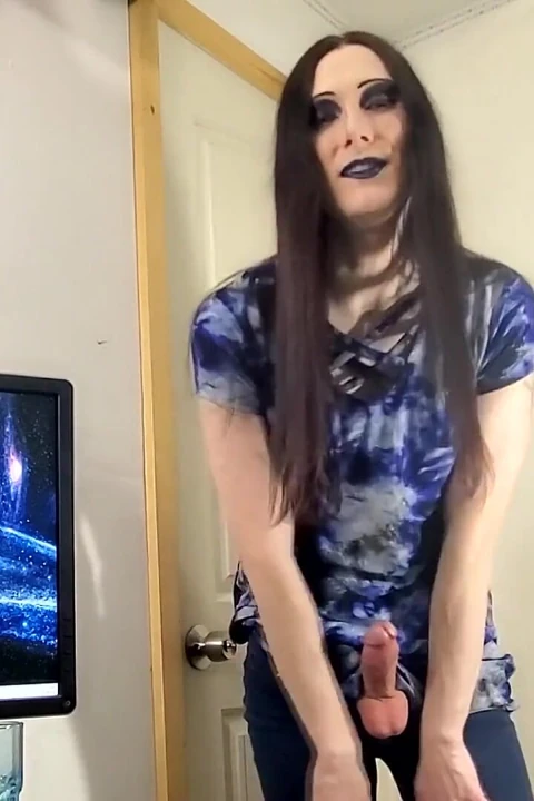 Trans üvey anne tembel olduğun için seni cezalandırıyor