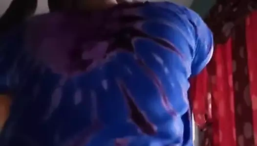 Une milf salope qui danse