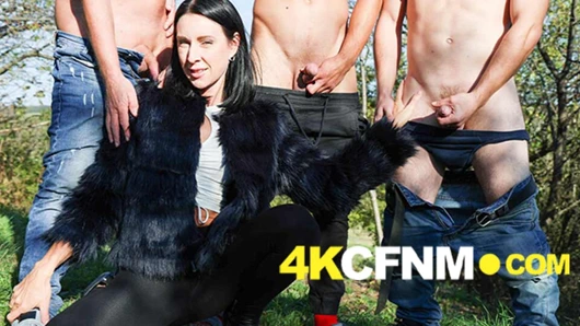 Linda caprice halka açık bir parkta 3 4kcnm için sallıyor