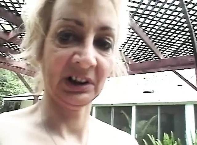 Olgun transeksüel kalın seviyor