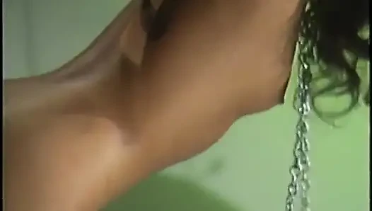 Paul Thomas seksi Asyalı bebeği arkadan sikiyor