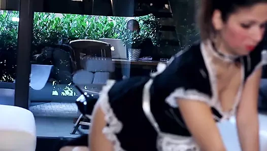 Temizlikli kadın - yüzüne boşalma