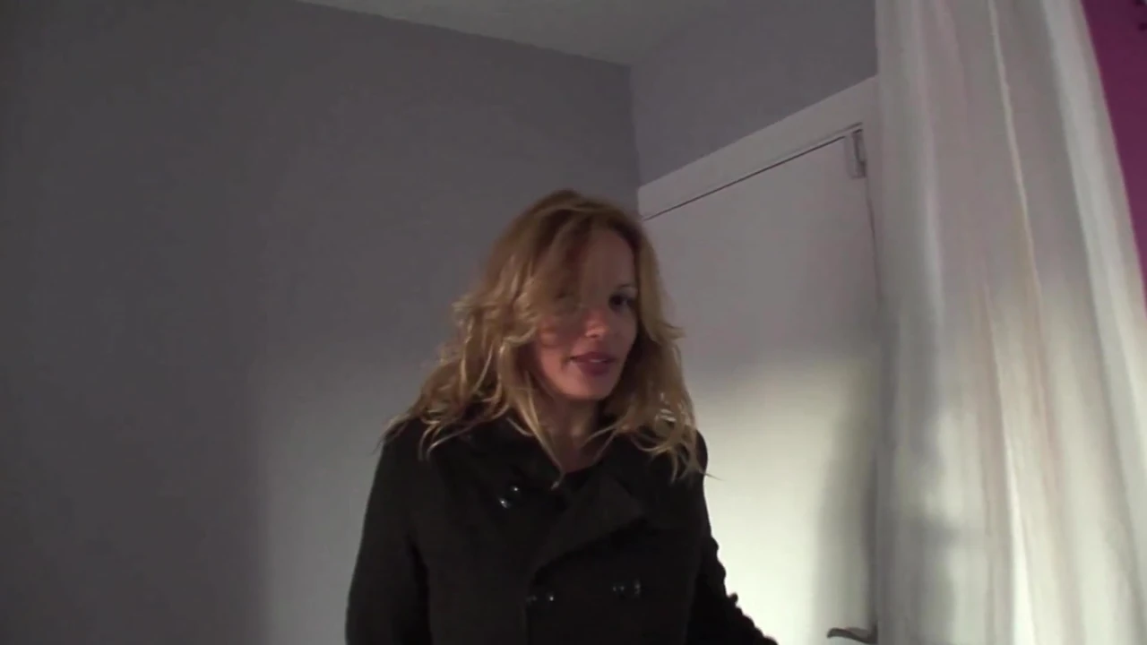 मुझे यह सब मेरी गीली गांड तक चाहिए। आपका लंड बहुत बड़ा और सख्त है, मैं इसके लिए पागल हूं