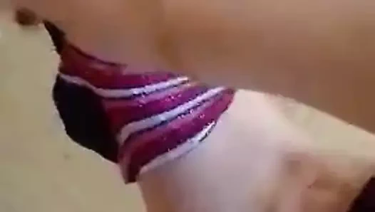 Aline's feet only (part 2) les pieds d'Aline