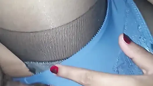 Güzel götlü mavi iç çamaşırlı üvey kız