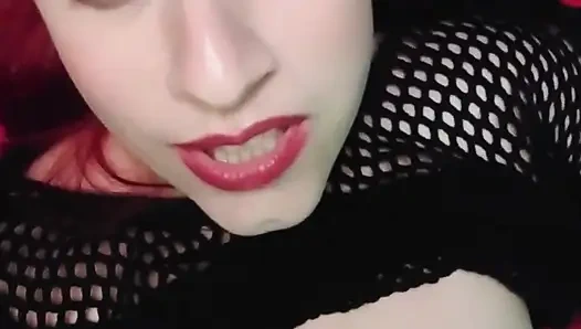 Patronunun üvey kızı seni seks için davet ediyor ama ş! Bu bir sır! Bölüm 1