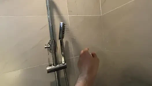My Stepsister Didn't Let Me Take a Shower and We Had a Good Fuck.