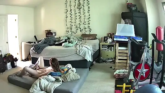 Ateşli orta yaşlı seksi kadın fışkırtırken yakalanıyor