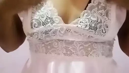 Evde amcığımla yalnızım