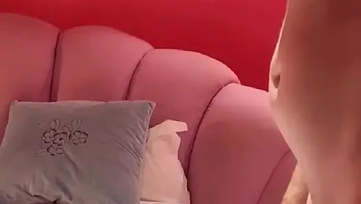 Çinli sekretere büyük, lezzetli yarağımı emdirdim, tıpkı ofisimde yaptığı gibi