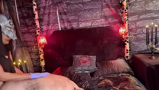 Bölüm 2- domina satana, ceza için black berry orta yaşlı seksi kadına yeni bir müşteri getiriyor.