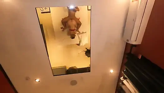 Evli orta yaşlı seksi öğretmen öğrencisiyle eğleniyor