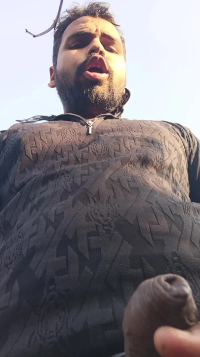 Mutlu holi, bu kez renklerin yerine yarağınla oyna bu yüzden bu kez spurm pee holi
