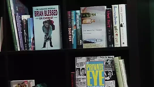 Schneller Vierer mit 2 Blonden in der Stadtbibliothek