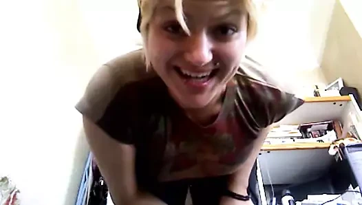 Tanrıça memnuniyetle tanrısal dev