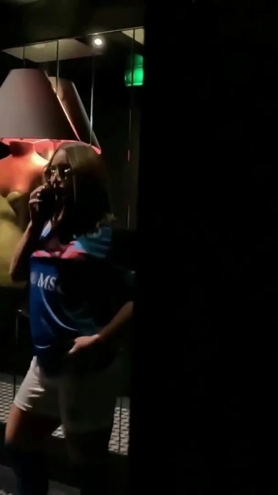 Napoli'li İtalyan Hayran Erkek Arkadaşını Aldatıyor ve Özür Dilemek İçin Götünü Sikilmeye Razı Oluyor !!! | Bölüm 1