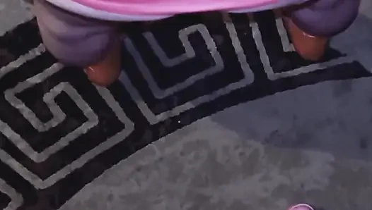 Pembe Elbiseli Biseksüel Çift