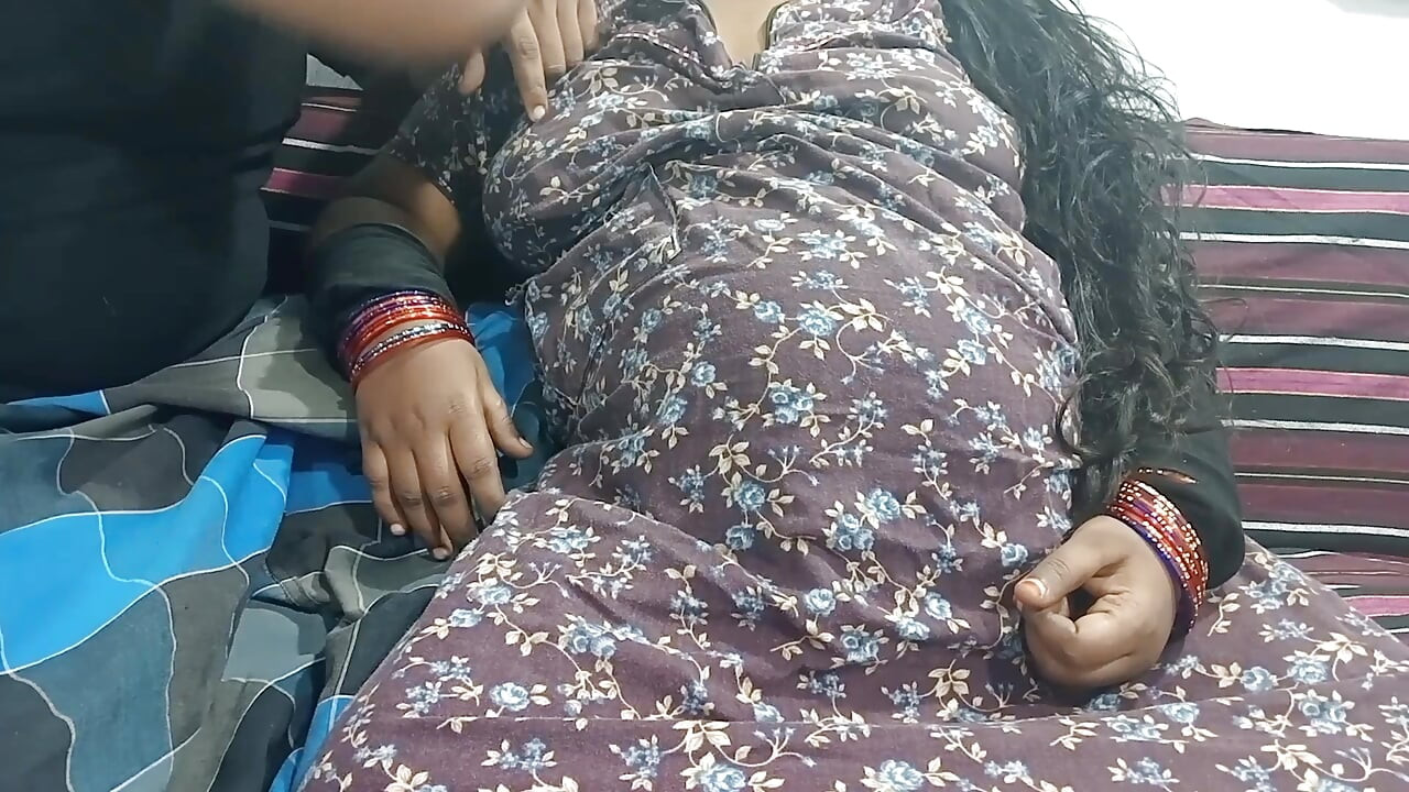 Tamil evli kadın kız kardeşini kocasını aldatıyor