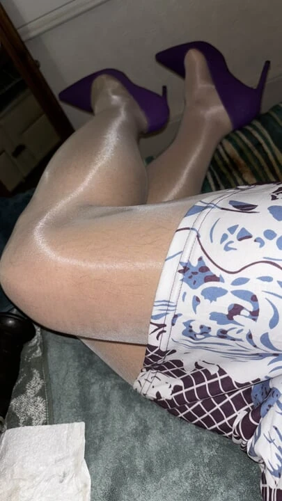 Новые колготки и каблуки