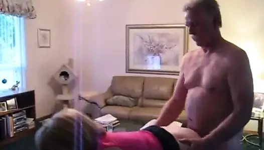 Komşumuz iyi karımı sikiyor!