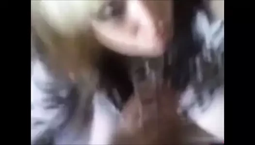 Emo bayanlar sevgililerini memnun ediyor