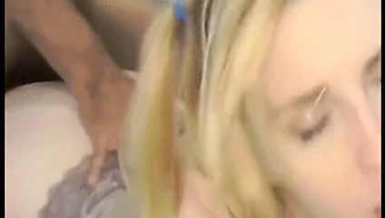 Sert sikiş ve yüze boşalma