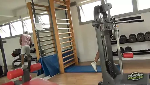 spor salonu arkadaşları