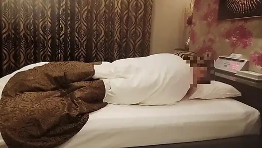 Aldatan bir çiftin seks partneriyle çekilen seks videosu