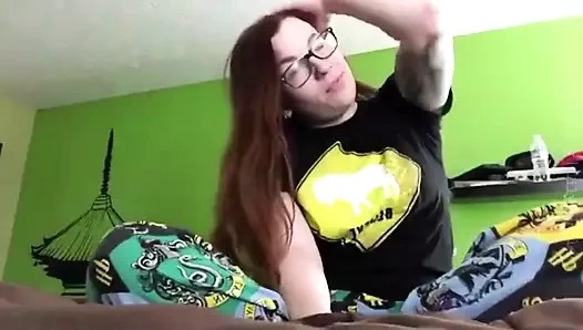 Seyahat sonrası tavşan vibe fışkırtarak mastürbasyon yapıyor