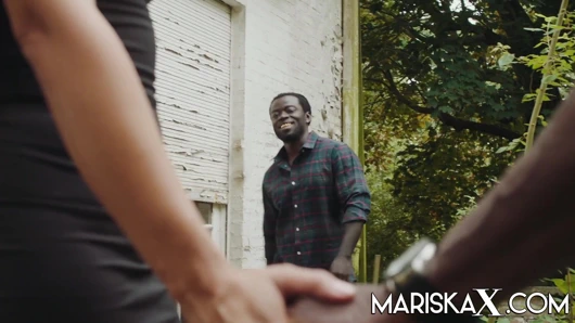 Mariskax mariska kocası tarafından bir bbc'ye teklif edildi