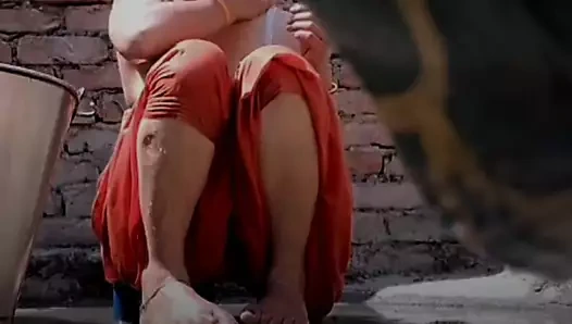 Hintli ateşli seksi yengenin banyo yapan mms videosu sızdırıldı