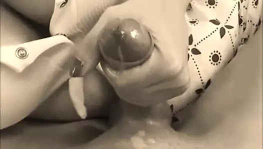 Goldenwife - sevimli bakire bir çocukla oynuyor