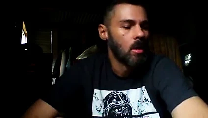 Str8 yağmurlu bir günde dumanın tadını çıkarıyor