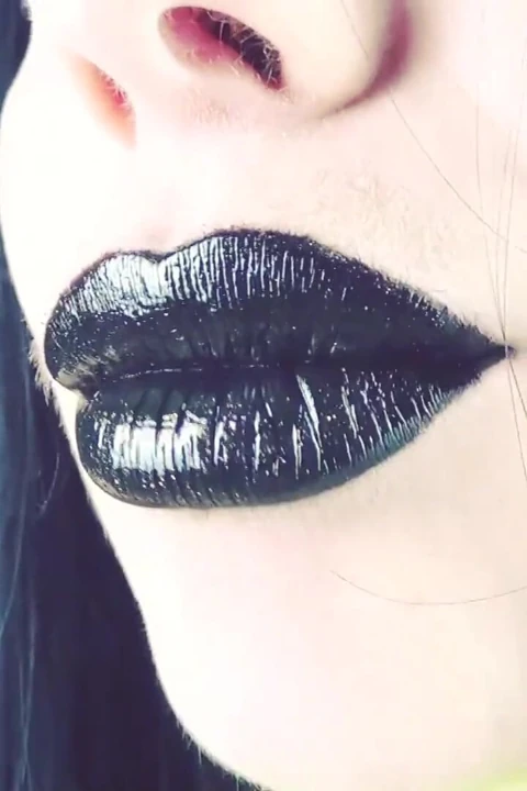Siyah parlak dudaklardan öpücükler asmr 31 talimatı