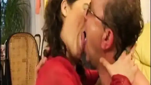 Kanepede Amatör Vahşi Grup Seks Partisi