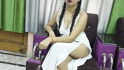 Üvey kız kardeş ve üvey erkek kardeş aynı yatağı ve sert sert sikişiyor