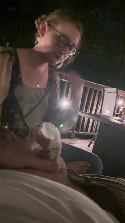 Karım Yarağımdan Kavrulmuş Marshmellow Yiyor
