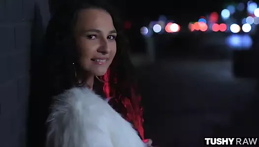 Tushyraw anal seven kız komşu o kadar masum değil