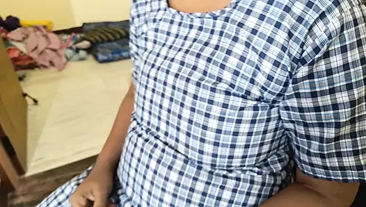 Романтичное вирусное видео школьницы в униформе