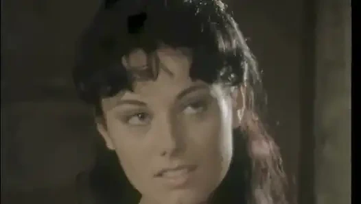 Anita Dark ve Beyaz Venüs birbirini yalayarak orgazm oluyor