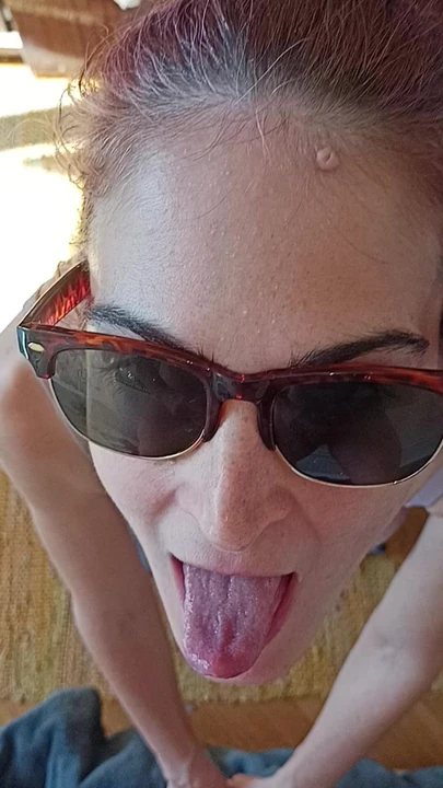 Жадная до спермы шлюшка